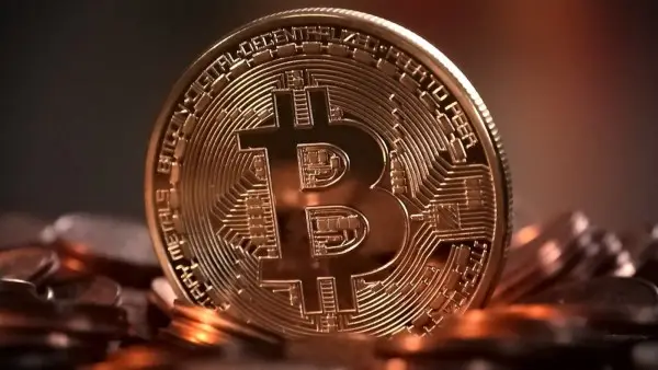 Michael Saylor defends Bitcoin holding policy against calls to sell
