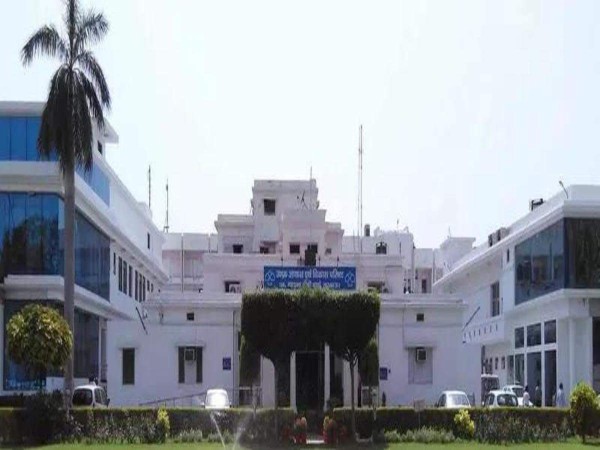 UP housing board allows amalgamation of adjacent plots if owner is same