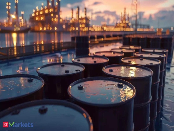 Oil’s Bearish Lurch Has Speculators Betting Worse Is Yet to Come
